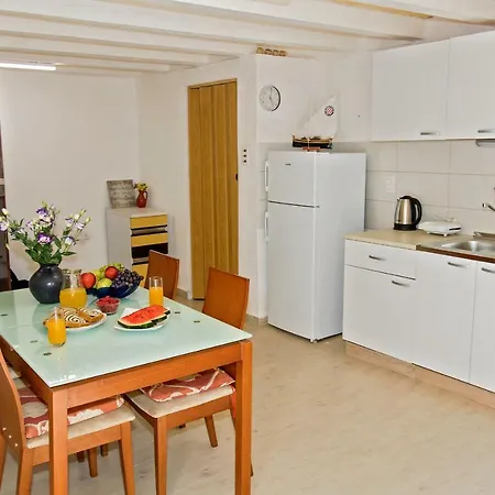 Stone House Grgurevic * רוגוזניצה